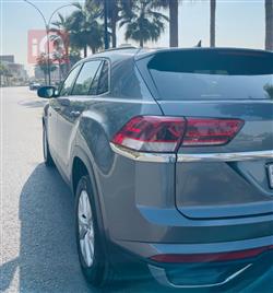 ڤۆڵکسواگن ئەتڵەس کرۆس سپۆرت